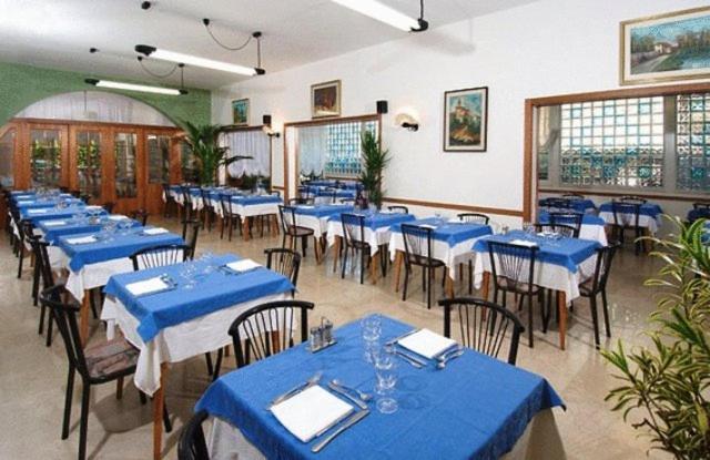 Hotel Saint Tropez Spa & Restaurant Lido Di Savio Buitenkant foto